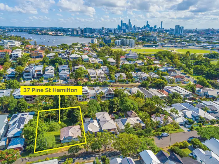 37 Pine Street, Hamilton QLD 4007