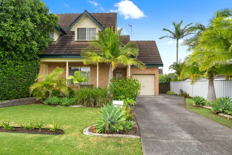 Main view of Homely townhouse listing, 1/175 Cresthaven Avenue, Bateau Bay NSW 2261