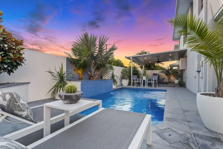 Seventh view of Homely house listing, 2/35 Stradbroke Street, Biggera Waters QLD 4216
