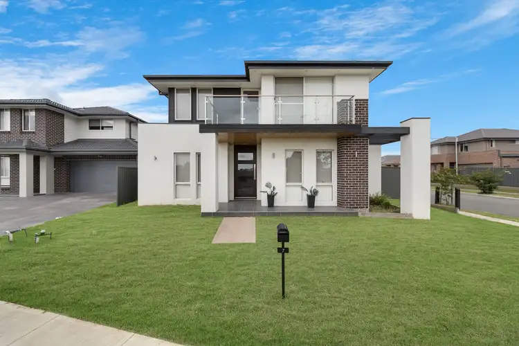7 Sawsedge Avenue, Denham Court NSW 2565