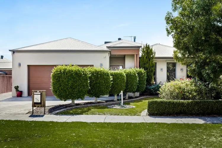 2 Blue Bell Court, Pakenham VIC 3810