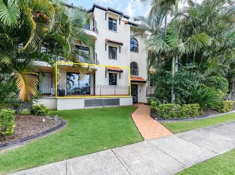 4/12 Canal Avenue, Runaway Bay QLD 4216