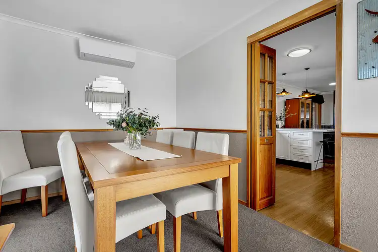 Fifth view of Homely house listing, 6 Finden Court, Craigieburn VIC 3064