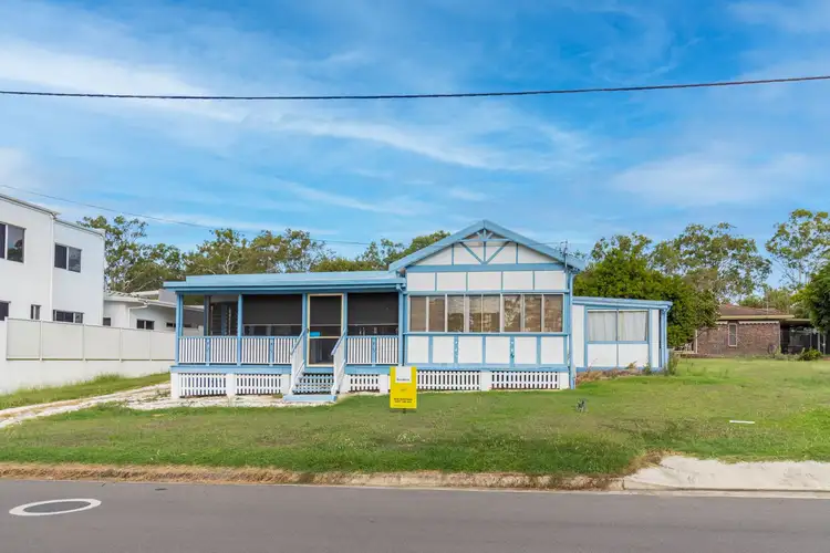 28 Esplanade, Point Vernon QLD 4655