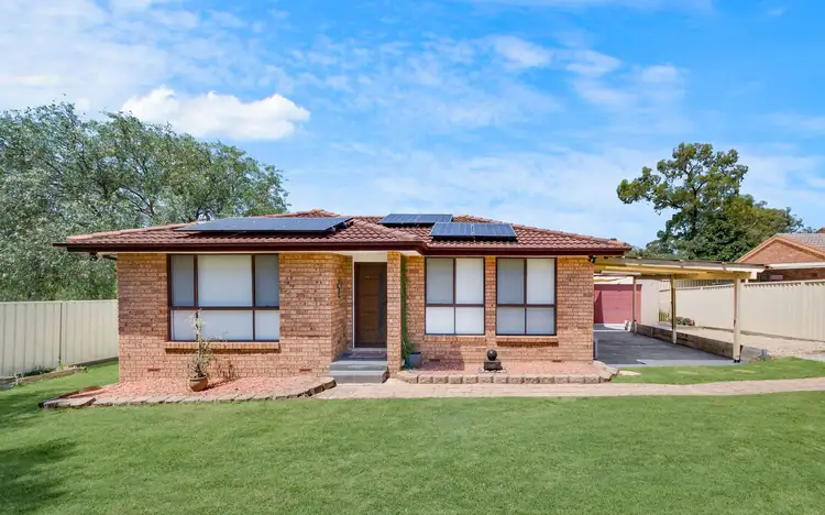 16 Mississippi Crescent, Kearns NSW 2558