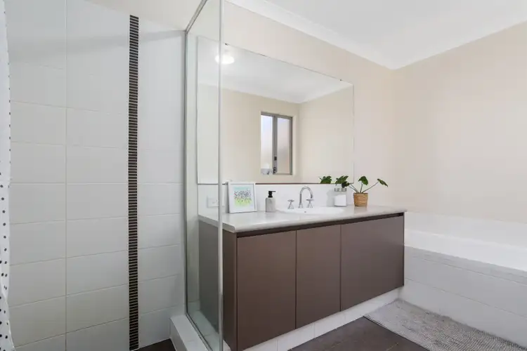 Sixth view of Homely house listing, 5 Donatti Retreat, Caversham WA 6055