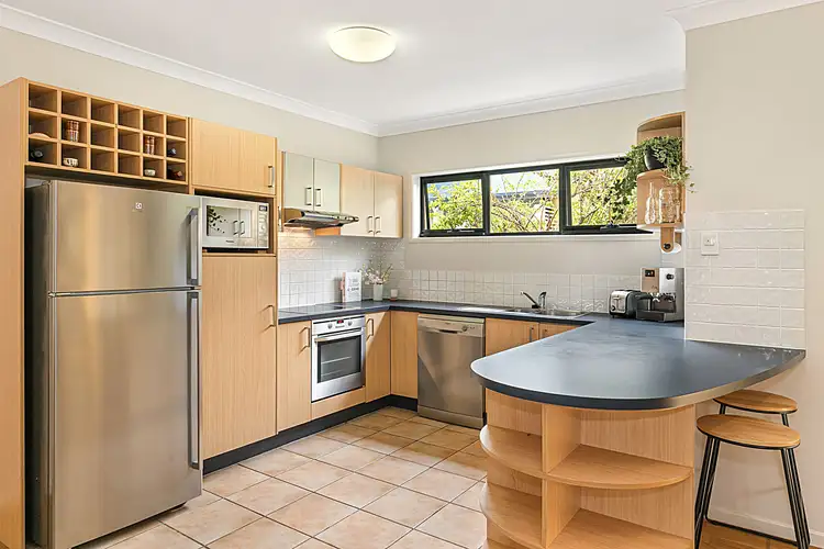 9/122 Central Avenue, Indooroopilly QLD 4068