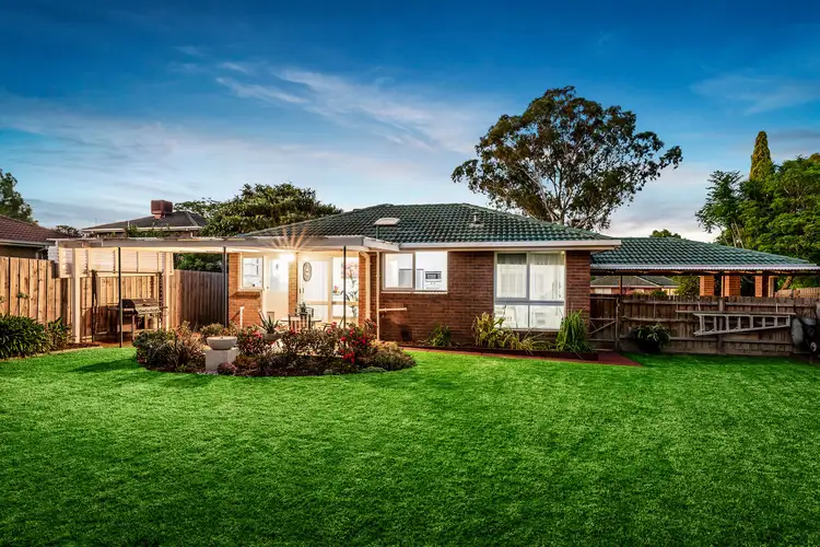 8 Amour Court, Wantirna South VIC 3152
