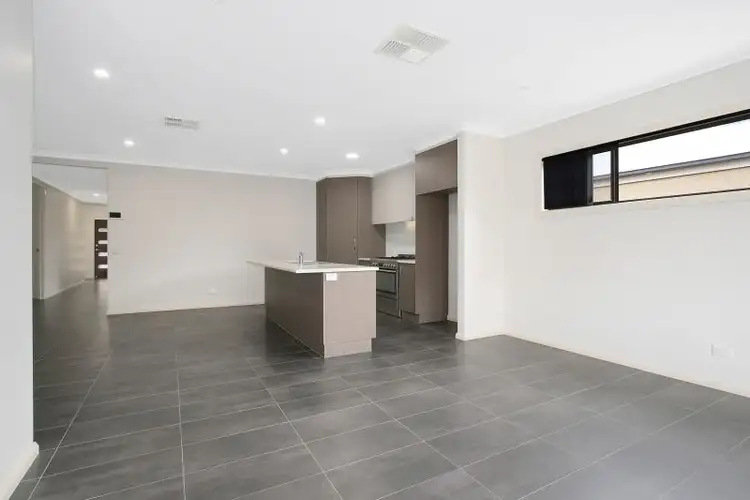 Fifth view of Homely house listing, 24 Ruthven Circuit, Wodonga VIC 3690