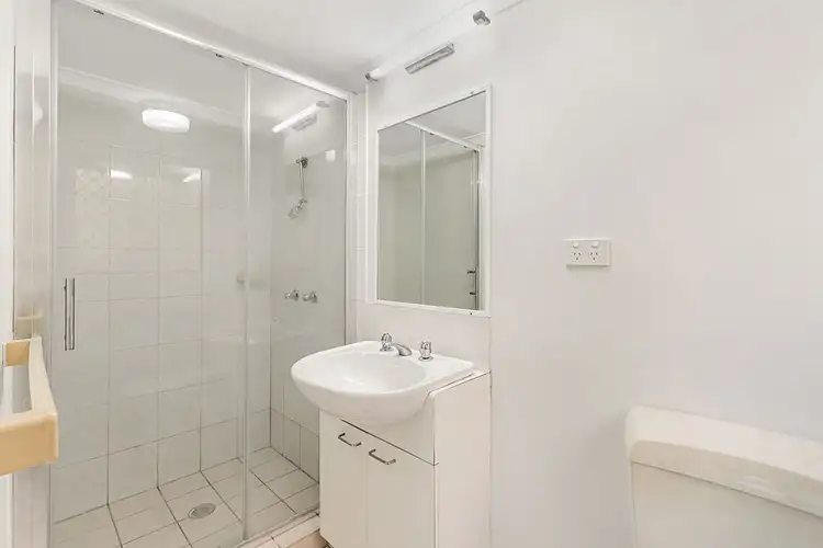 Fifth view of Homely unit listing, 1/124 Carmody Road, St Lucia QLD 4067