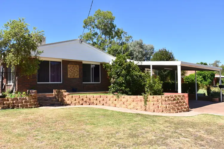 9 Cameron Place, Moree NSW 2400