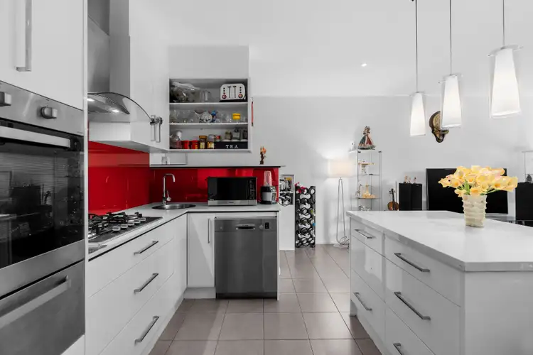 Main view of Homely unit listing, 8/3 Mill Park Drive, Mill Park VIC 3082