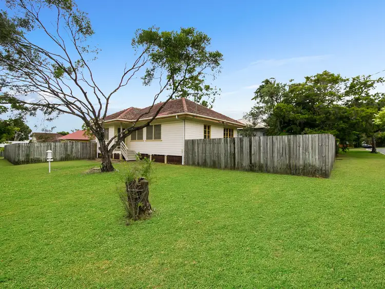 28 Cape Street, Holland Park QLD 4121