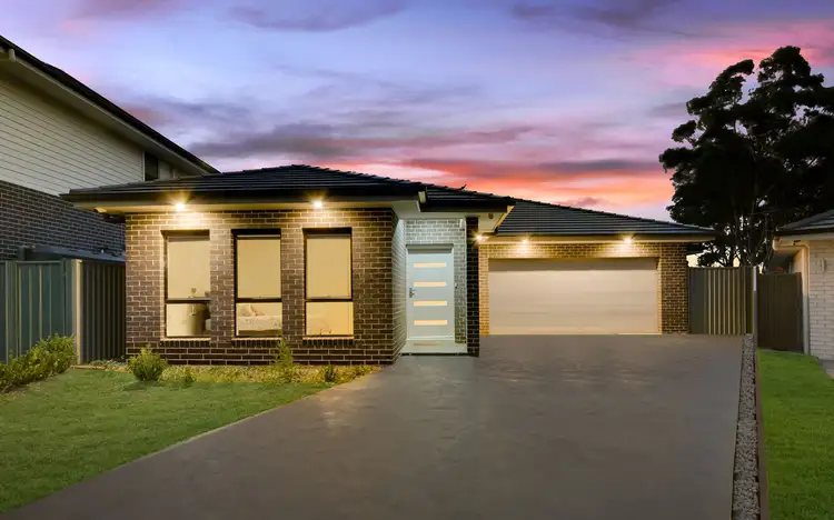 5 Mccabe Place, Rosemeadow NSW 2560