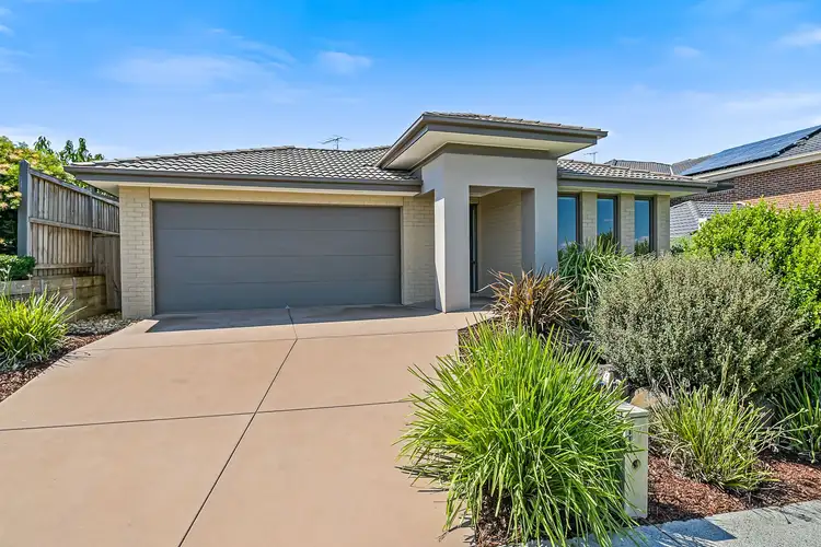 Second view of Homely house listing, 7 Belmont Crescent, Pakenham VIC 3810