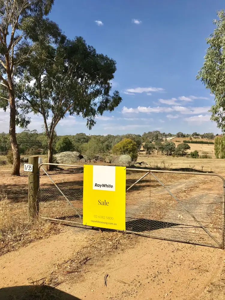 1/35 Rowleys Road, Young NSW 2594