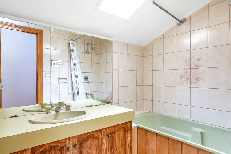Fifth view of Homely house listing, 33 Greenvale Drive, Greenvale VIC 3059