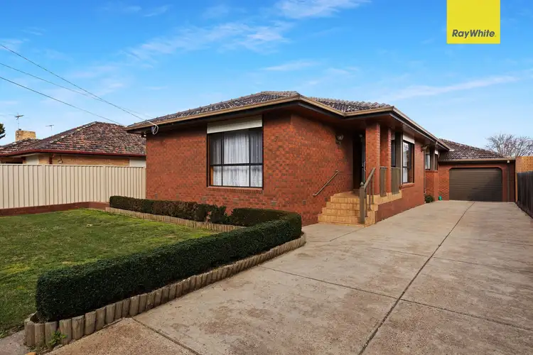 Second view of Homely house listing, 7 Craigielea Avenue, St Albans VIC 3021