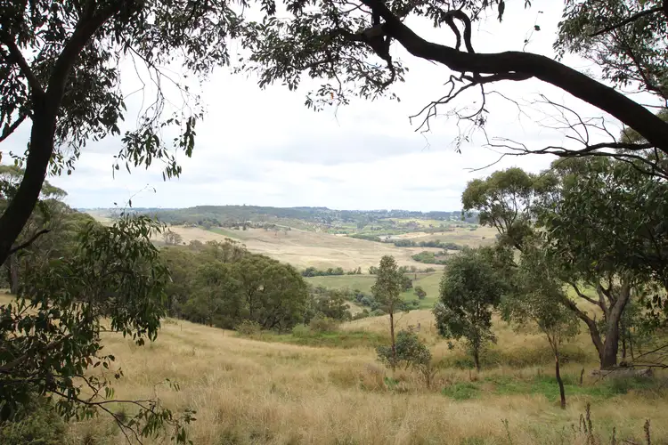 83 Marks Crescent, Oberon NSW 2787