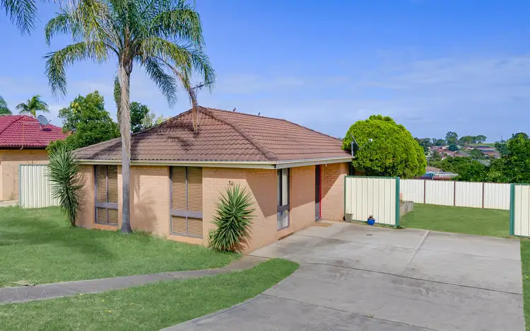 34 Lorenzo Crescent, Rosemeadow NSW 2560