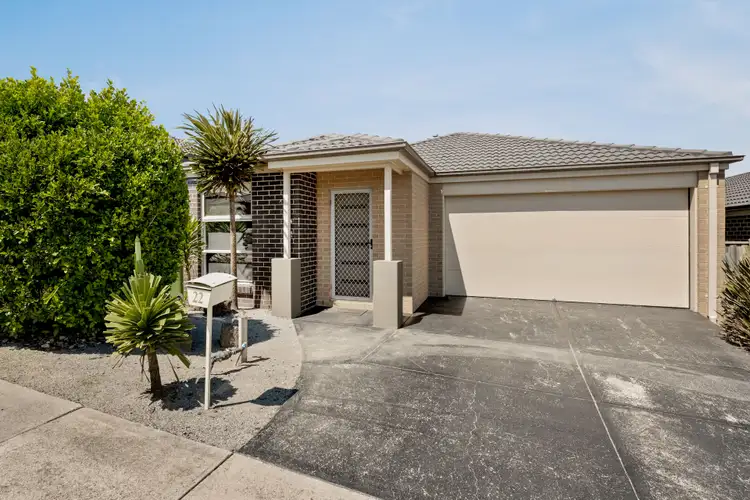22 Cascade Way, Pakenham VIC 3810