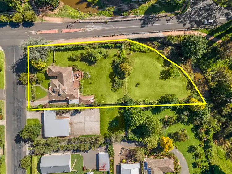 Fifth view of Homely house listing, 2 Gordon Road, Bowral NSW 2576