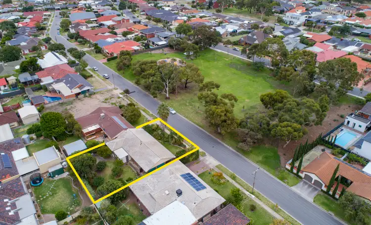 11 Rivett Avenue, Fulham Gardens SA 5024