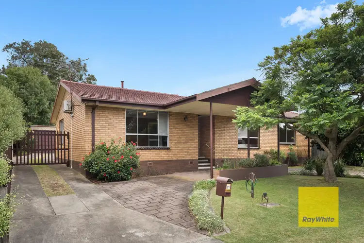 2E St Elmo Crescent, Highton VIC 3216