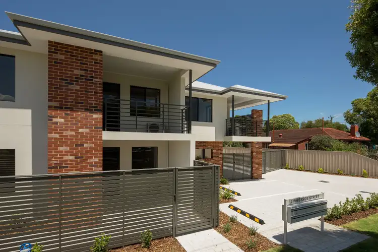 7/4 Whiteside Street, Cloverdale WA 6105