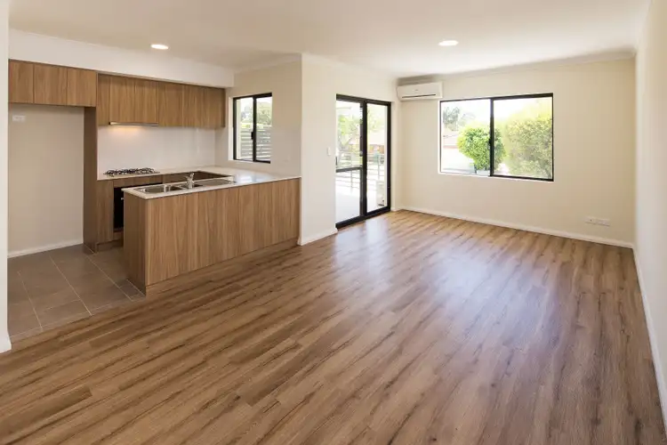 Sixth view of Homely apartment listing, 7/4 Whiteside Street, Cloverdale WA 6105