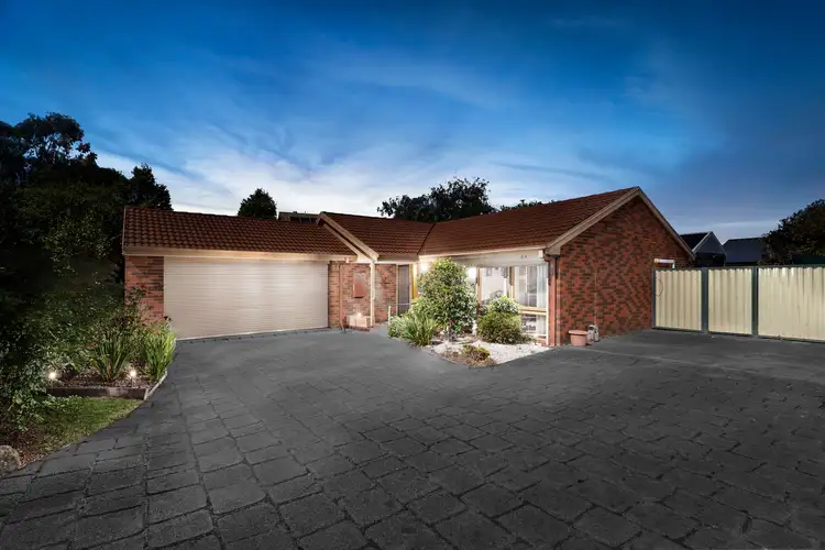 48 Taupo Crescent, Rowville VIC 3178