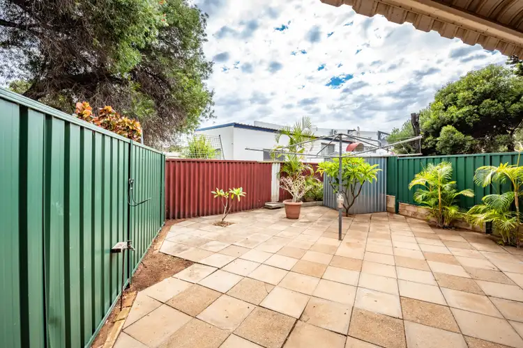 4/311 Chapman Road, Bluff Point WA 6530