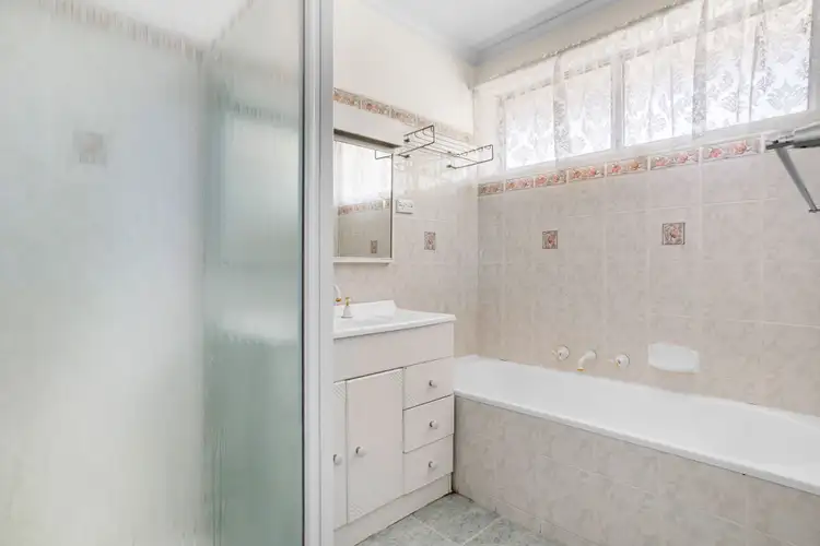 Sixth view of Homely house listing, 3 Kensington Court, Thomastown VIC 3074