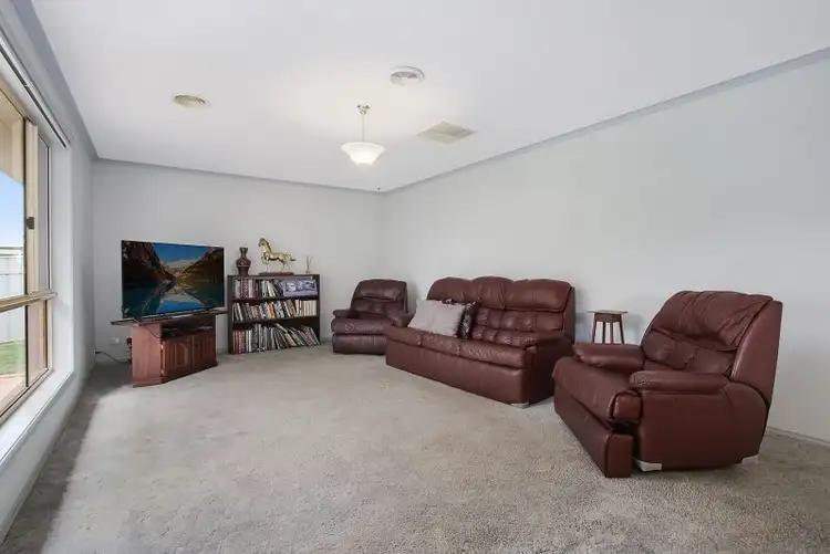 Seventh view of Homely house listing, 5 Quail Court, Wodonga VIC 3690