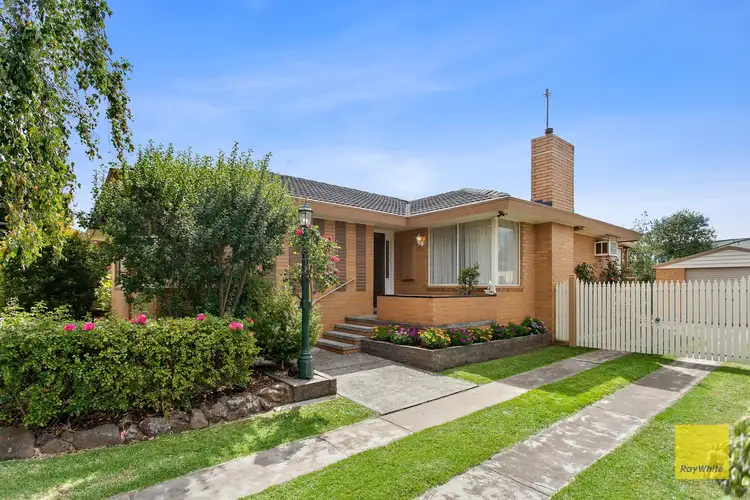18 Cuthbert Avenue, Highton VIC 3216
