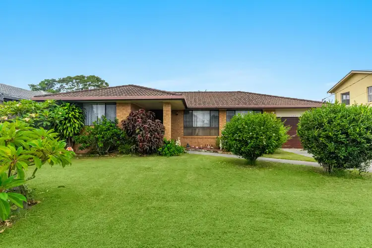 244 Yamba Road, Yamba NSW 2464