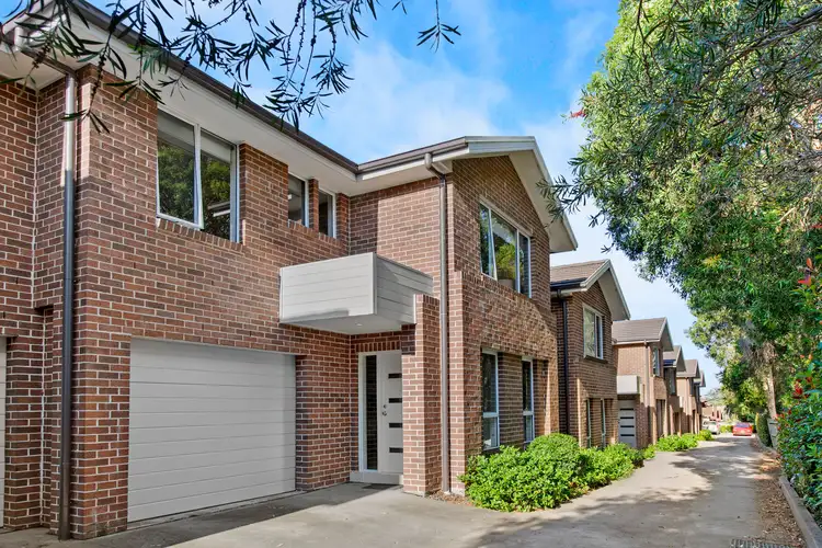 2/332 Peats Ferry Road, Hornsby NSW 2077