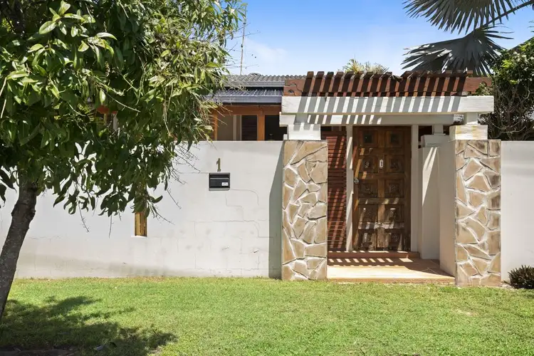 1 Karina Crescent, Broadbeach Waters QLD 4218