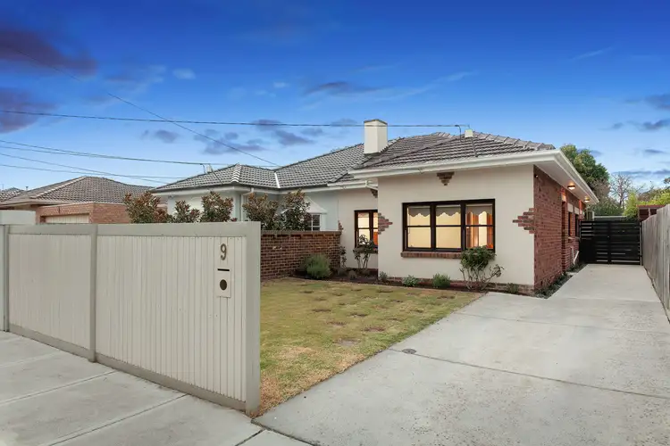 9 Newman Avenue, Carnegie VIC 3163