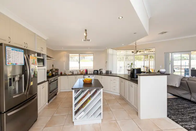 16 Wychwood Close, Bullsbrook WA 6084