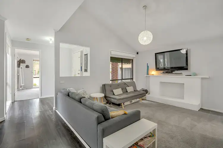 Fifth view of Homely house listing, 6 Gillingham Crescent, Craigieburn VIC 3064