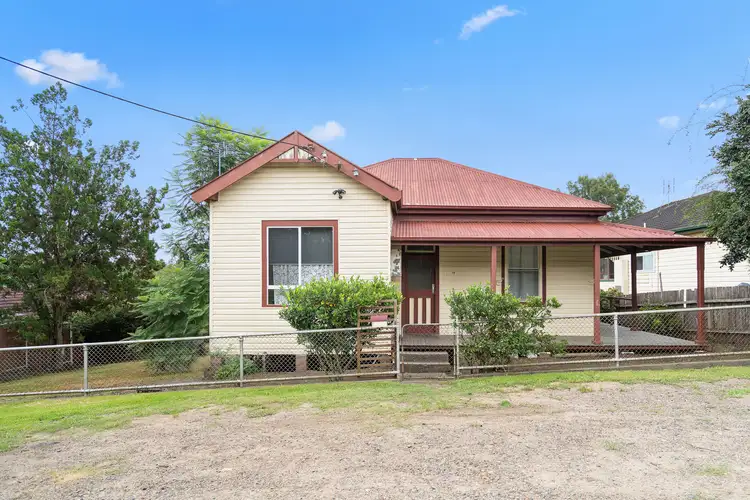 19 Dora Street, Morisset NSW 2264