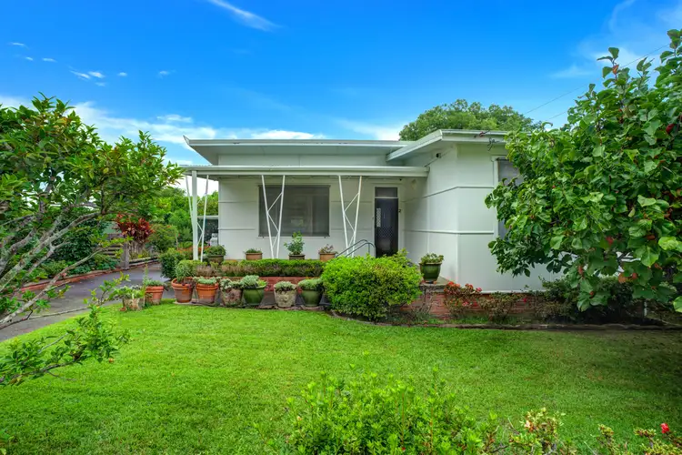 2 Crest Avenue, North Nowra NSW 2541