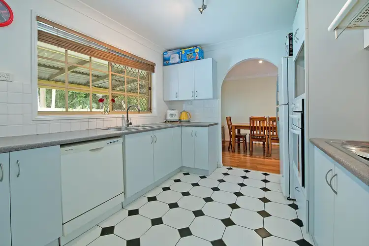 Fifth view of Homely house listing, 2 Roseann Street, Kallangur QLD 4503