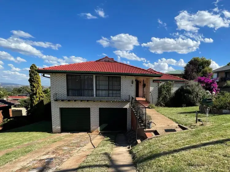 39 Barton Street, Parkes NSW 2870