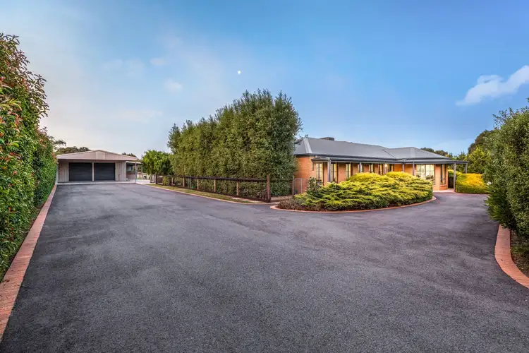 49 Stuartfield Avenue, Romsey VIC 3434