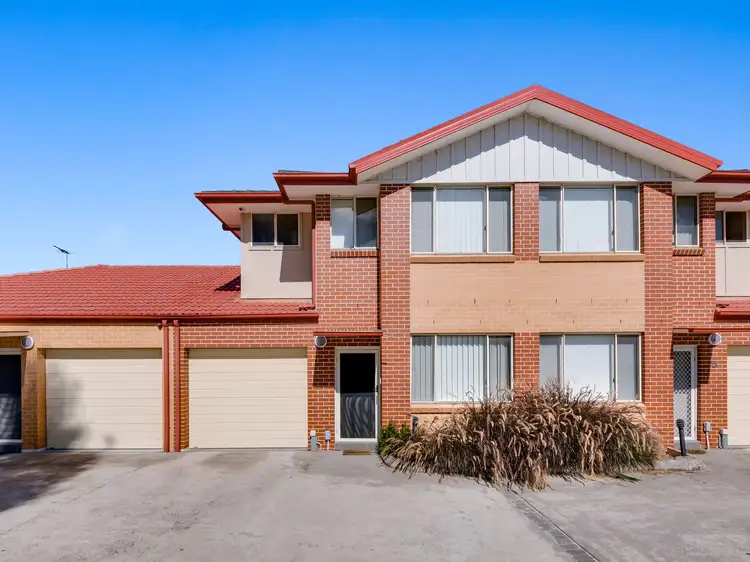 4/221A Waterworth Drive, Mount Annan NSW 2567