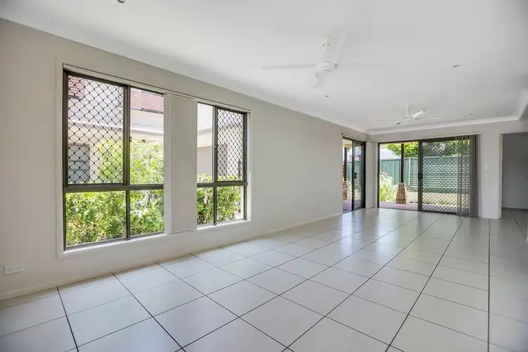 Seventh view of Homely townhouse listing, 2/118 Long Street, Cleveland QLD 4163