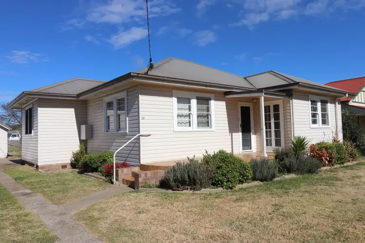 35 Meade, Glen Innes NSW 2370