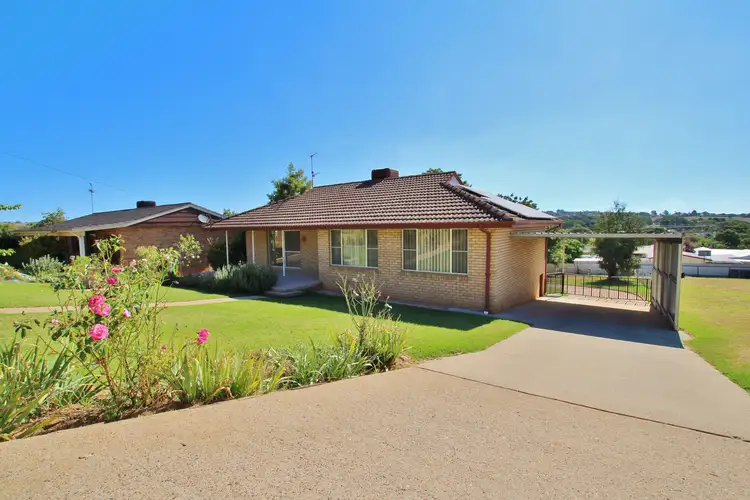9 Milong Street, Young NSW 2594